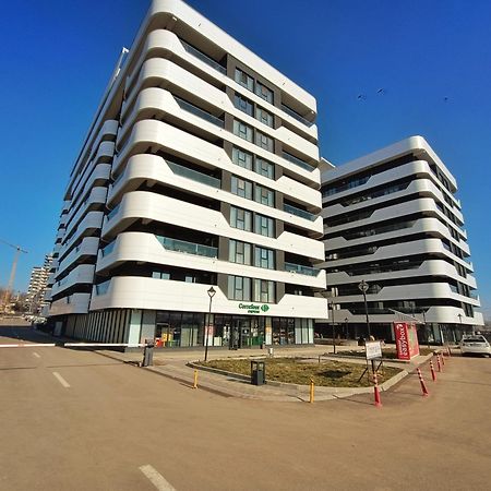 Super Apartments Near Airport With Shop & Free Parking Iasi Bagian luar foto
