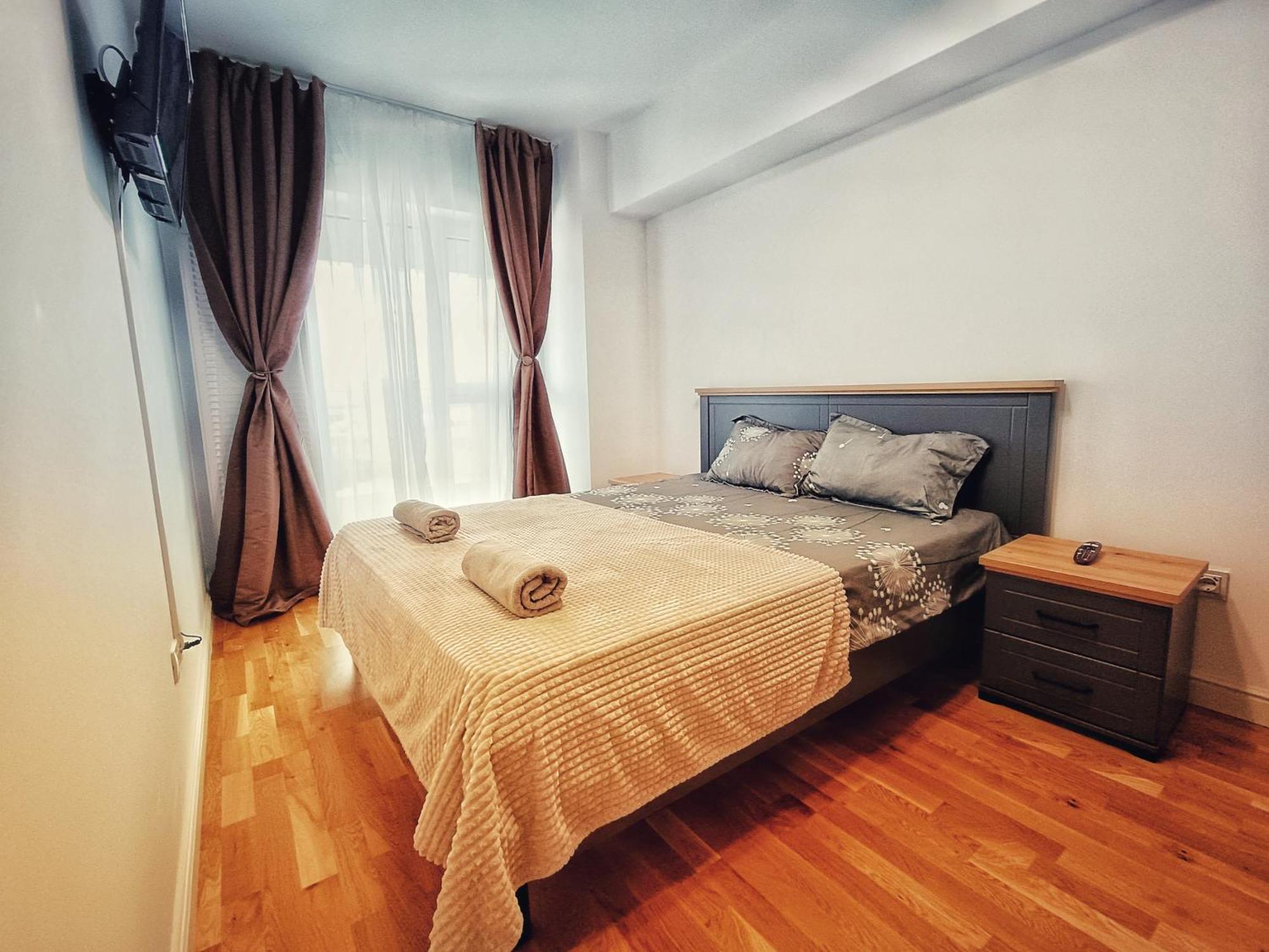 Super Apartments Near Airport With Shop & Free Parking Iasi Bagian luar foto